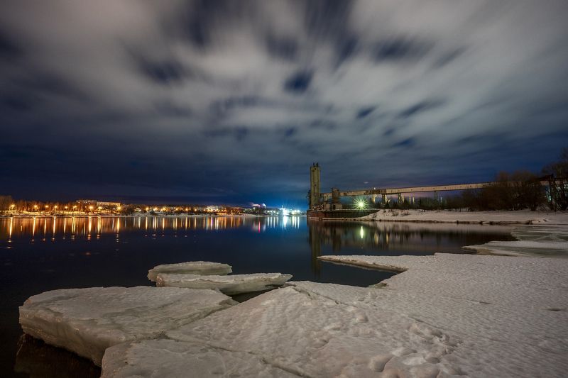 рыбинск, зима, лёд, река, волга, город Зимний берег Волгиphoto preview