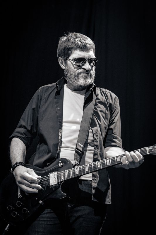 Гитарист фото превью