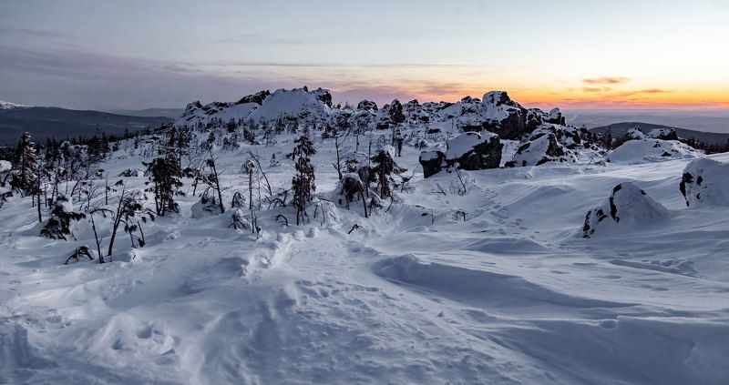 рассвет, сухогорский камень, урал Восход на Сухогорском камнеphoto preview