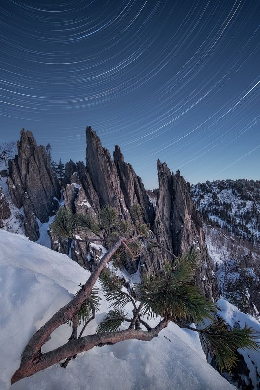 таганай, зима, урал, южный урал, перья, двуглавая сопка, астро, ночь, звезды, звездные треки, треки, звездные следы, startrail, startrails Окаменевшие навечно Перьяphoto preview