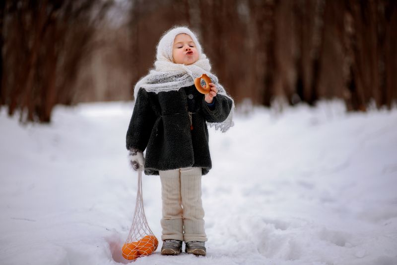 Дети, девочка, ребенок, апельсины, ретро, винтаж Домой с апельсинамиphoto preview