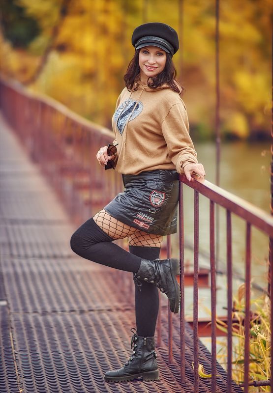 the hooligan girlphoto preview