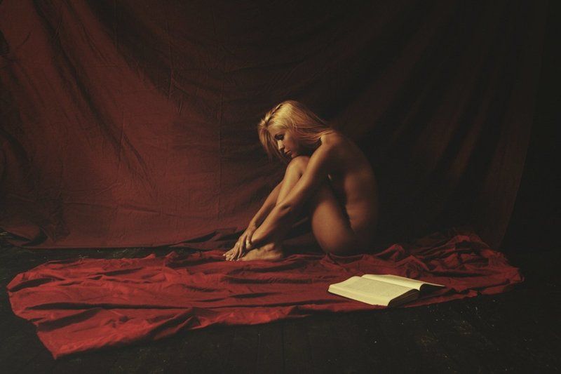 Woman with book IIIphoto preview