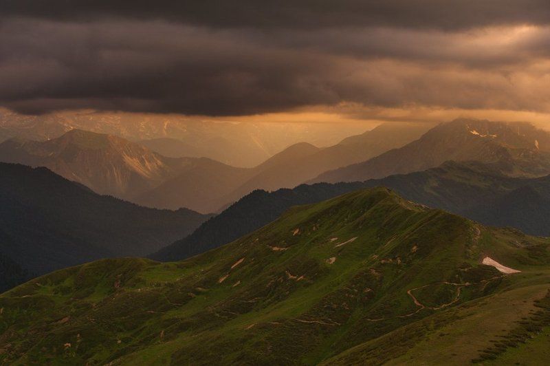 Закат в горахphoto preview