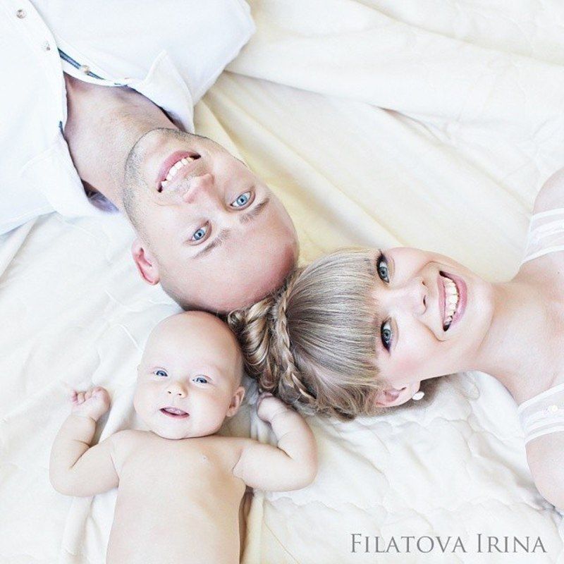 cheerful familyphoto preview