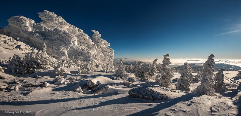 утро, утренний свет, скалы верблюды, кедры, пихты, снег, иней, сугробы, зима, гора курган, шерегеш, горная шория, сибирь Pro заоблачную гармонию) фото превью