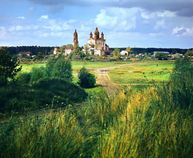 Заброшенный монастырь фото превью