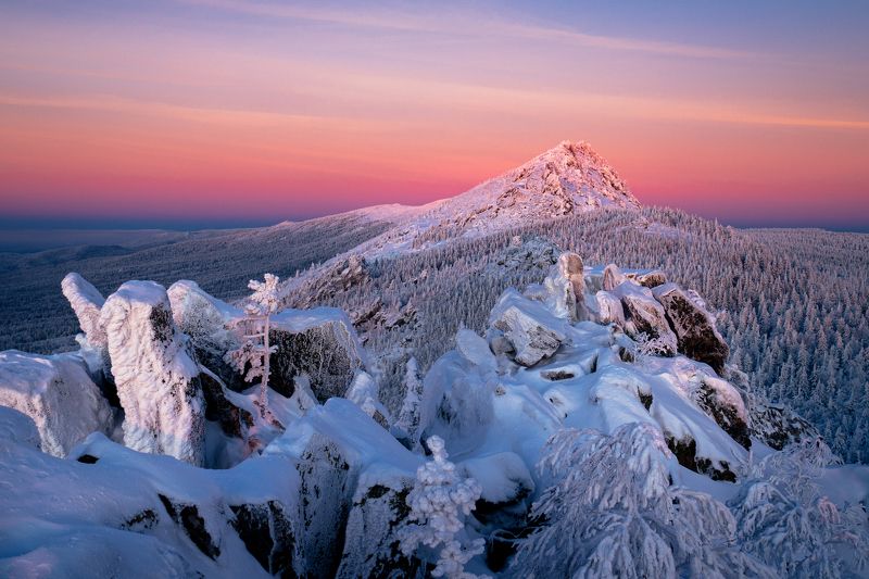 урал, таганай, митькины скалы, откликной гребень Малиновый закатphoto preview