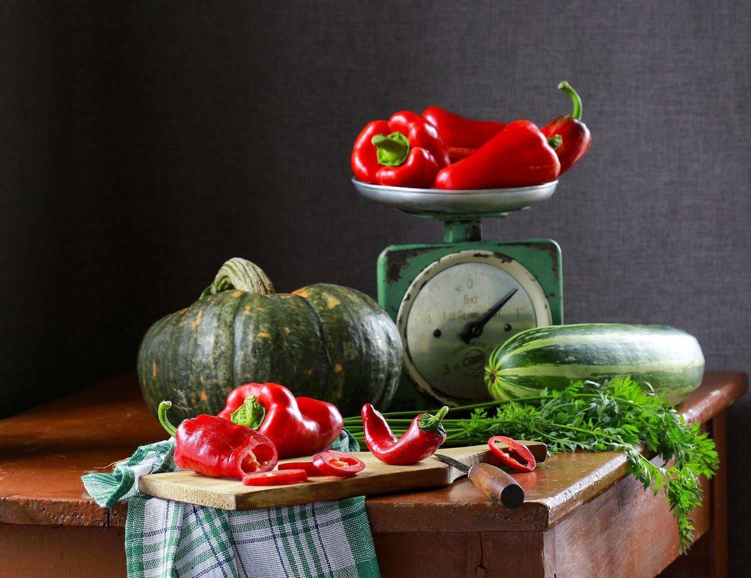 В сентябре. Автор: Наталья Казанцева натюрморт, фотонатюрморт, сентябрь, осень, урожай, овощи, перец, кабачок, морковь, наталья казанцева, Наталья Казанцева