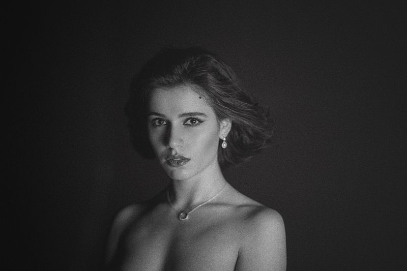 девушка,жанр,портрет,фотография,модель,арт,portrait,photography, middle,nature,soul,свет,girl,canon 35mm, woman,monochome,ню,гламур ***photo preview