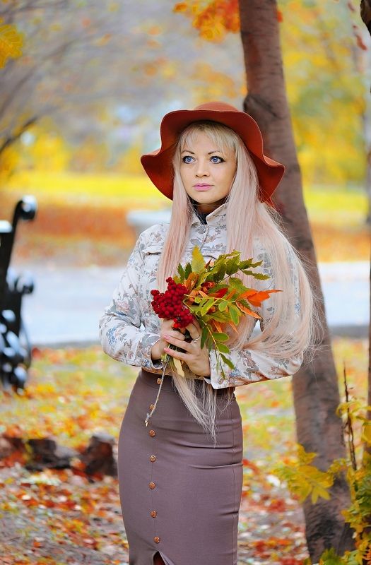 lady-autumn  .  .  .photo preview