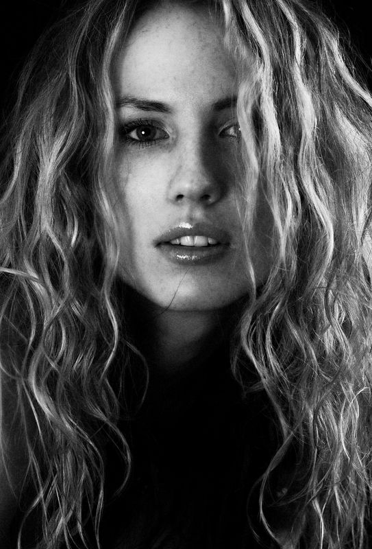 fine art, девушка, студия, художественное фото, портрет, женский портрет, ч/б Анастасияphoto preview