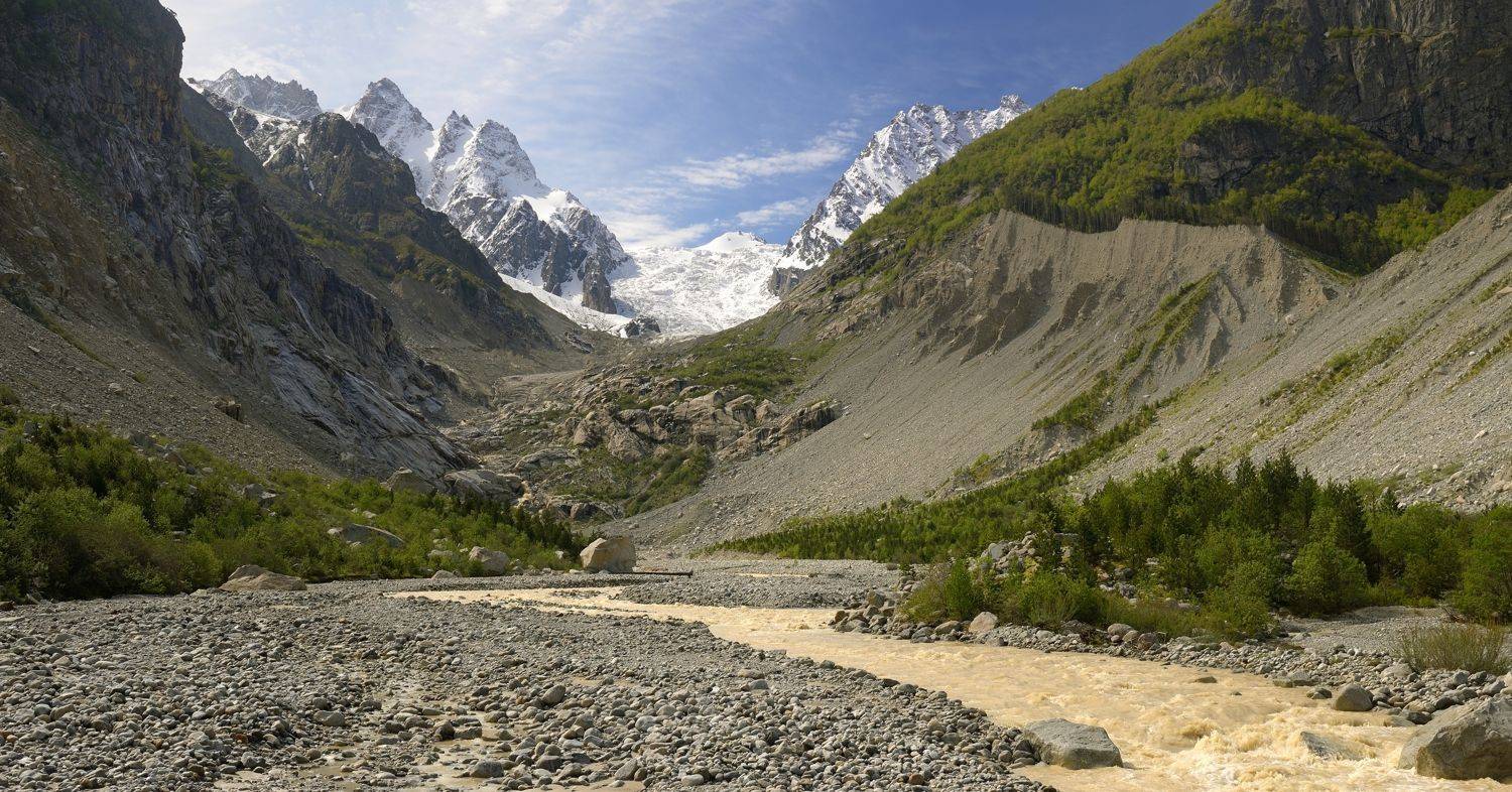 Карамоугом. Автор: Александр Жарников горы весна утро карамоугом, Александр Жарников