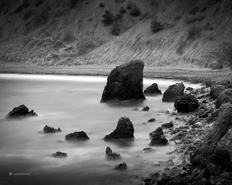 Новый свет, крым, акула, море, черно и белое, длинная выдержка Акула Фибоначчиphoto preview