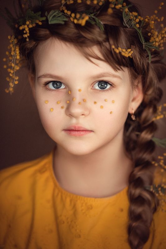 девочка, ребенок, мимоза, весна Веснушкиphoto preview