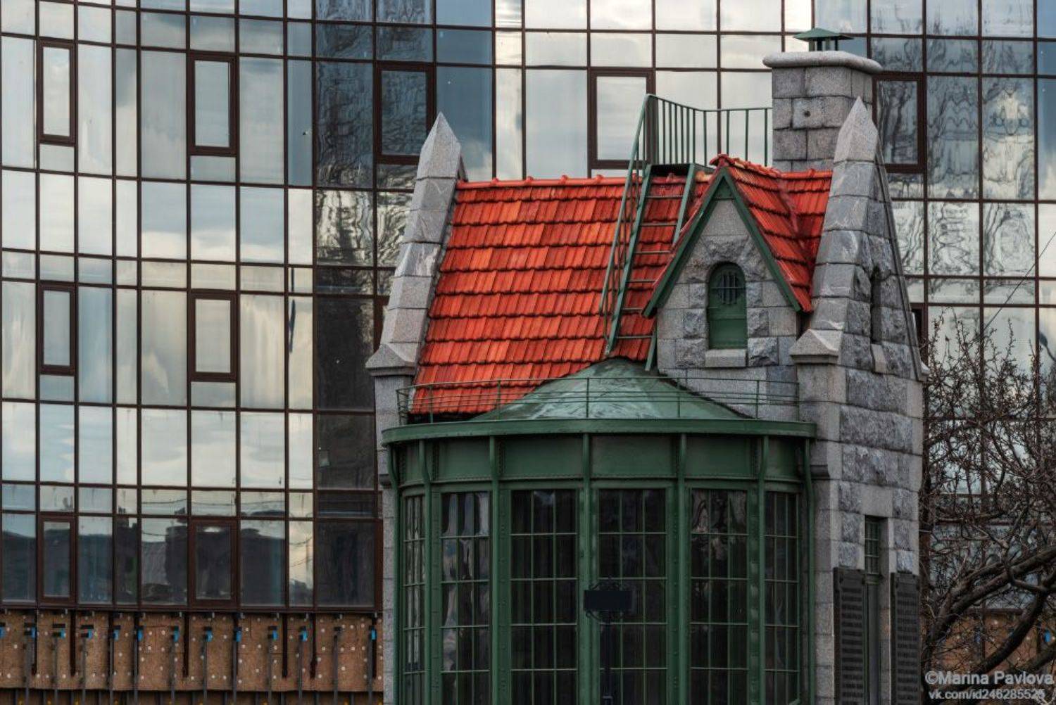 Городские контрасты. Автор: Павлова Марина город, санкт-петербург, екатерингофский мост, архитектура, городской пейзаж, стрит фото, уличная фотография,nikon, Павлова Марина