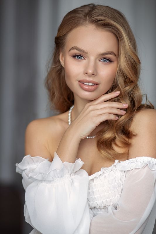 Женский портрет  Женский портрет photo preview