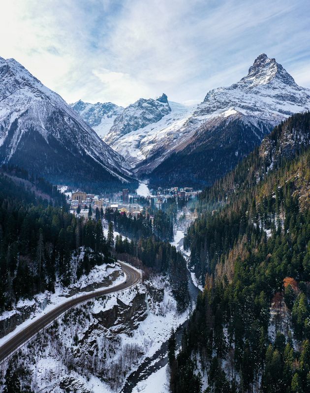 домбай, белалакая Город в ущелье фото превью