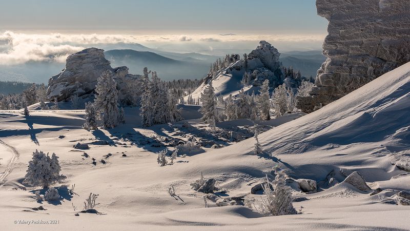 утро, скалы верблюды, снег, снег искрится, иней, сугробы, зима, гора курган, шерегеш, горная шория, сибирь Прогулка по Верблюдам - завершение фото превью