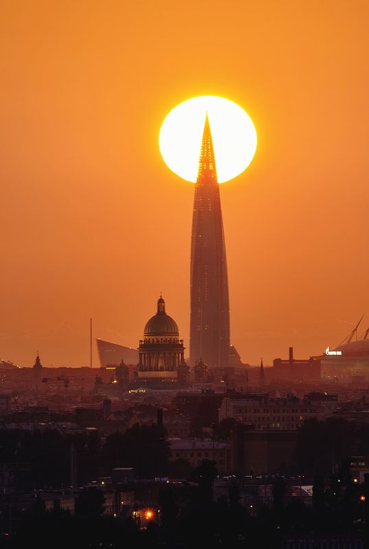 Закат на контрасте эпохphoto preview