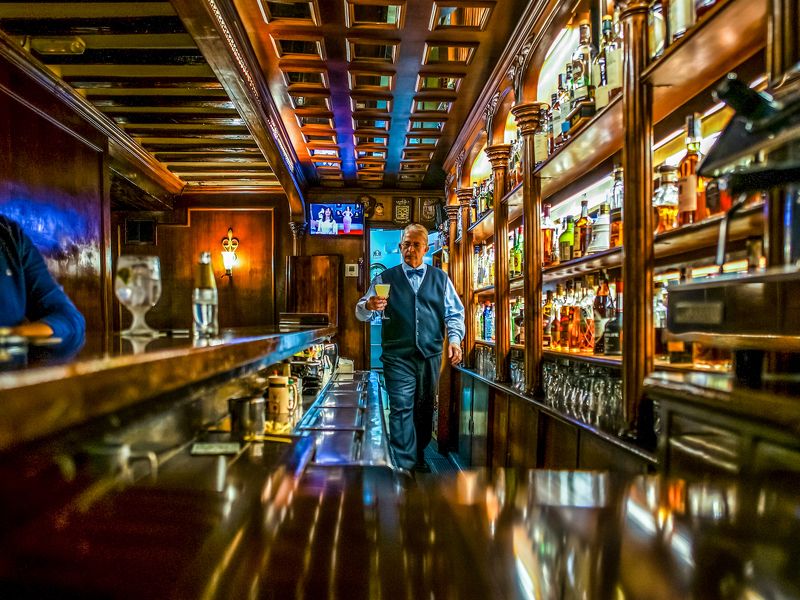 At thebarphoto preview