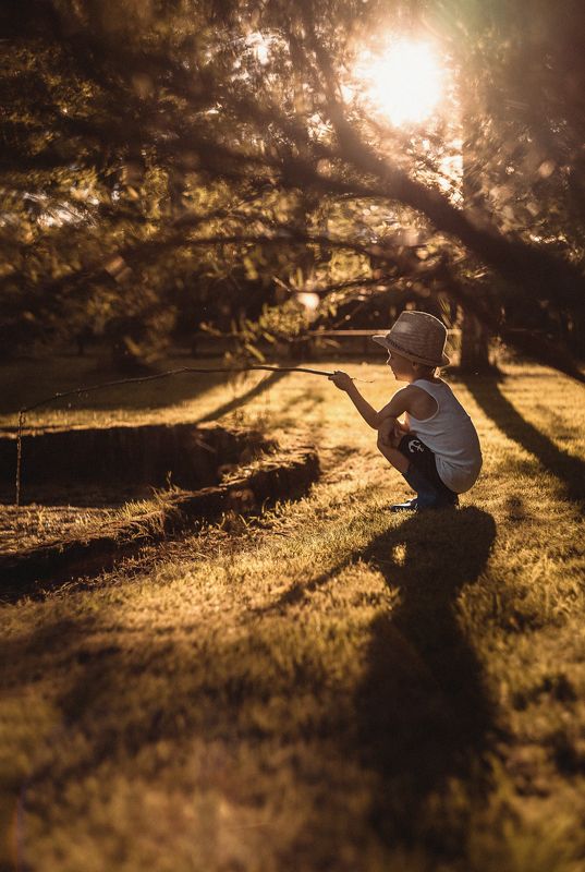 рыбалка, рыбак, мальчик, река, удочка, закат, лето Маленький рыбакphoto preview