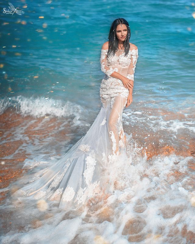 MARINA MOREphoto preview