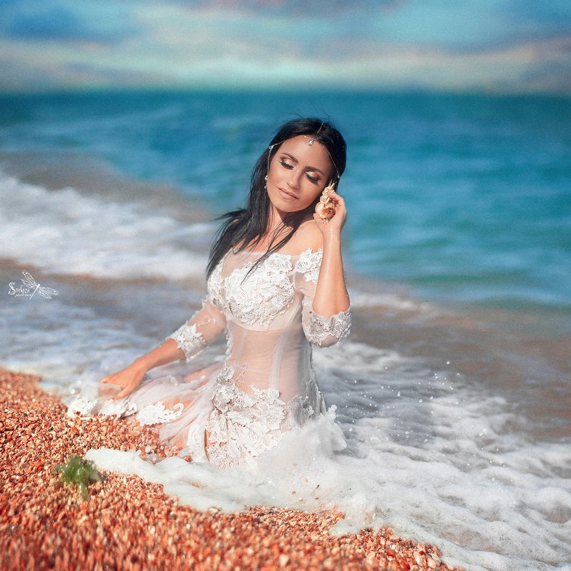 MARINA MOREphoto preview