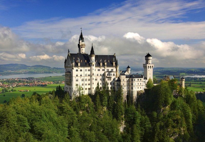 Замок Neuschwansteinphoto preview