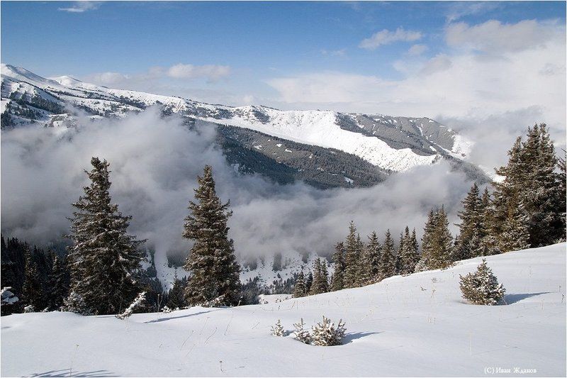 горы, тянь-шань, облака Маленький кусочек солнечной Киргизииphoto preview