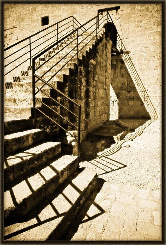 кипр,путешествия,колосси,замок,графика,тень Графика тенейphoto preview