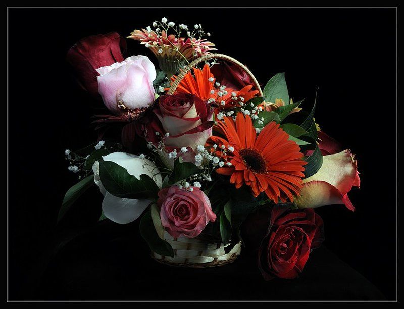 цветы, корзинка,световая кисть С праздником 8 Мартаphoto preview