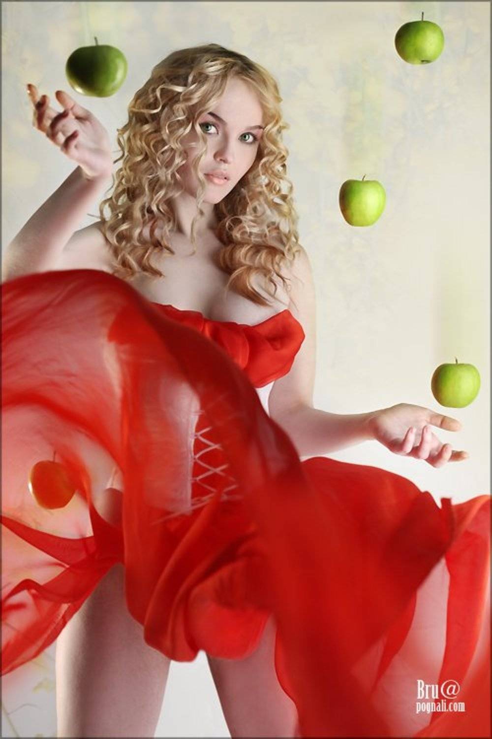 девушка, яблоко, Брушша