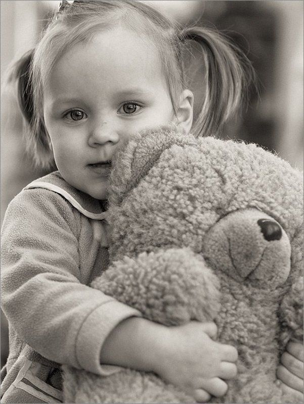 взгляд,девочка,игрушка,ребенок,дети Уронили мишку на пол...photo preview