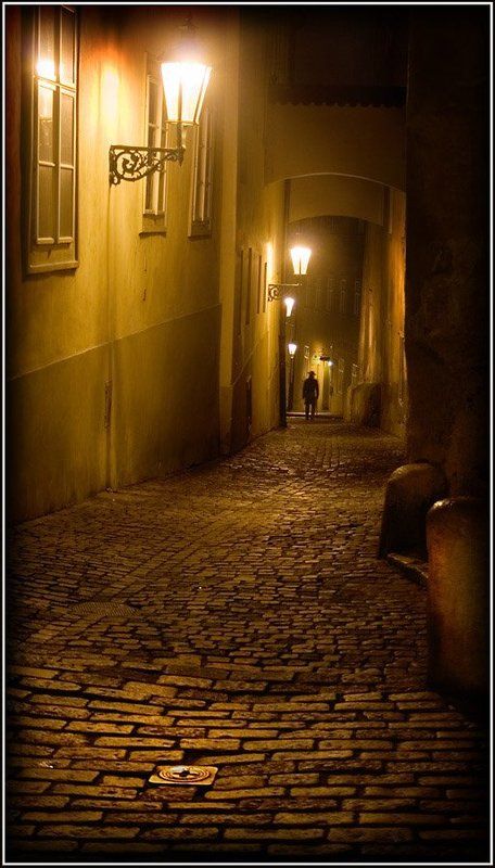 прага, ночь, одиночество Одинphoto preview