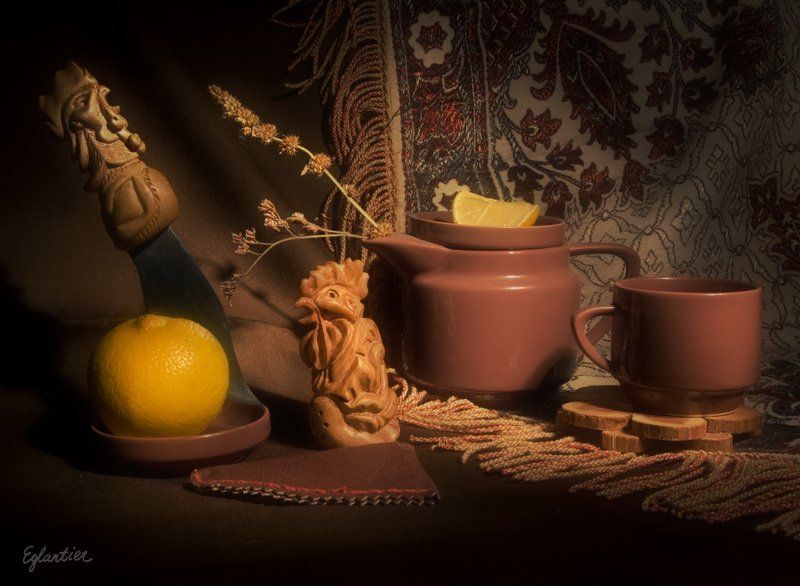 петухи, резьба, дерево, хэндмейд, чайник, чашка, лимон, натюрморт Натюрморт с Деревянными Петушками.photo preview