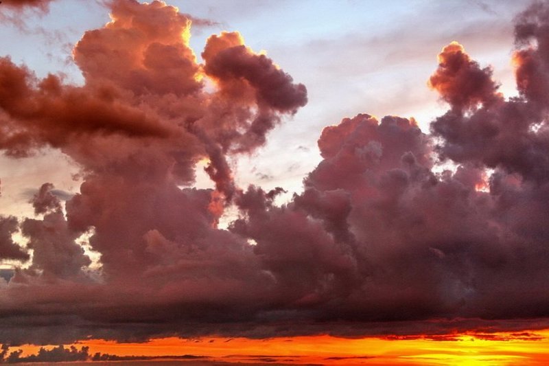 облака, закат, оранжевый, жёллтый, солнце, фиолетовый, Северо-западные облакаphoto preview