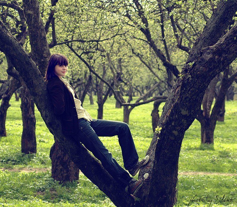 в саду)photo preview