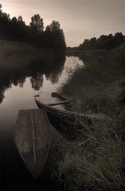 лодка, река, вода, вечер Про две лодки и одну рекуphoto preview