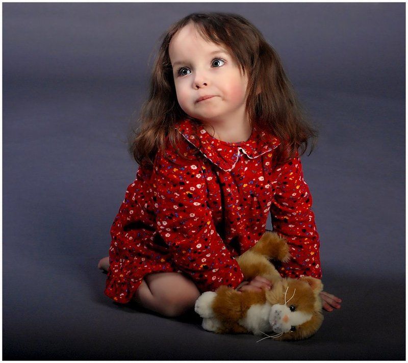 портрет, девочка, игрушка, ребенок Котятаphoto preview