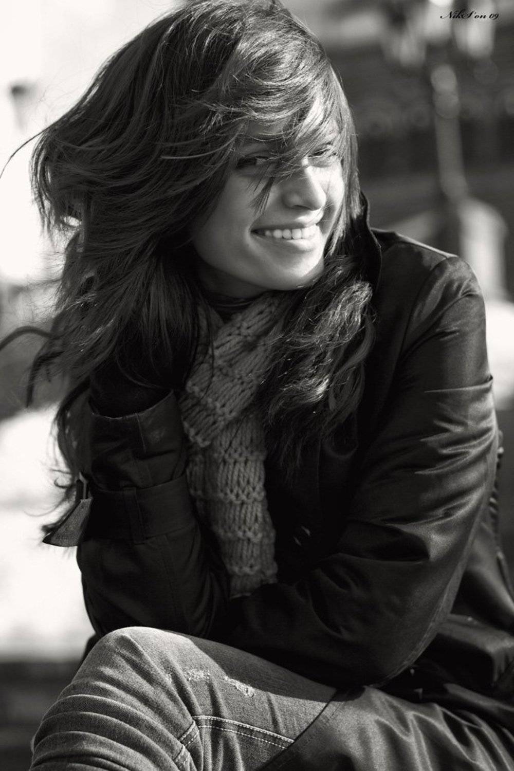 Юлькин))). Автор: Sergeev N. девушка,улыбка, джинсы, Sergeev N.