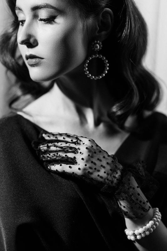 bw, retro, portrait, film Карина. Old Hollywoodphoto preview