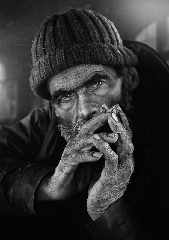 #Hands #eyes #watching #highlight  #caps #clothing  #eye #portrait  Empty Handsphoto preview