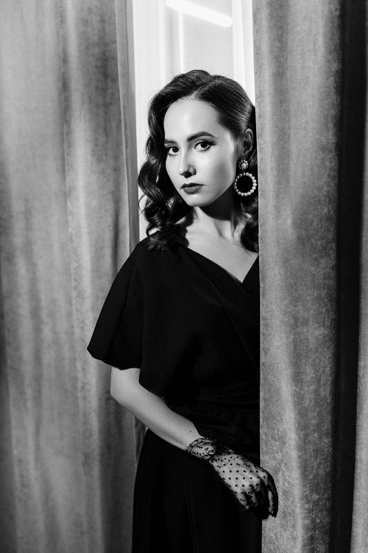 bw, retro, portrait, film Карина. Old Hollywoodphoto preview