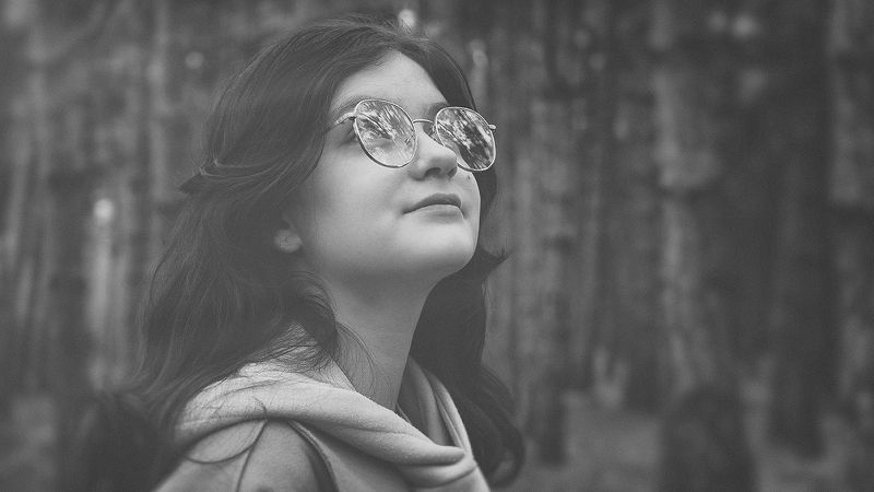 лес прогулка девушка Викаphoto preview