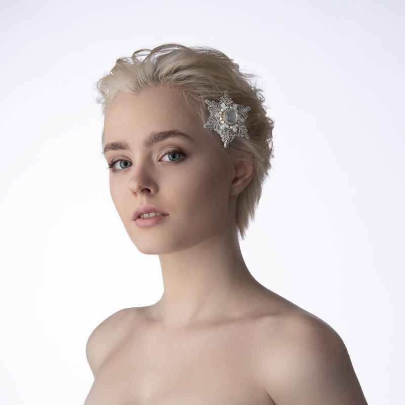 girl, snowflake, jewellery, portrait, glamour Snowflakephoto preview