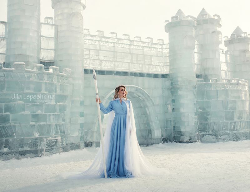 женская сказочная фотосессия арт  Снежная королеваphoto preview