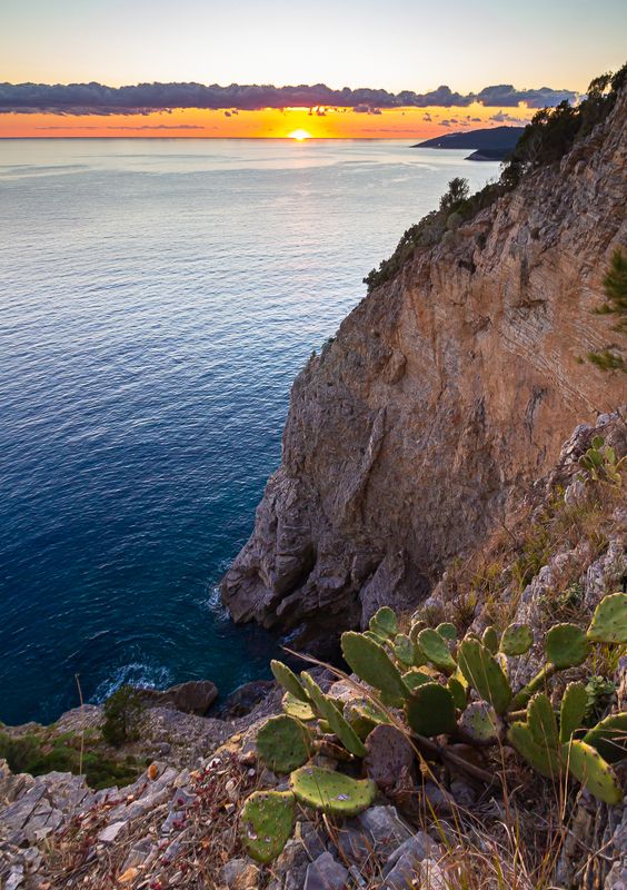 Скалы на Адриатике фото превью