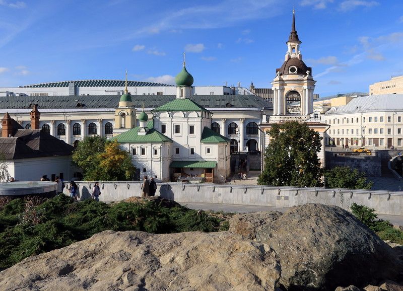 россия,город.москва,храмы В большом городеphoto preview