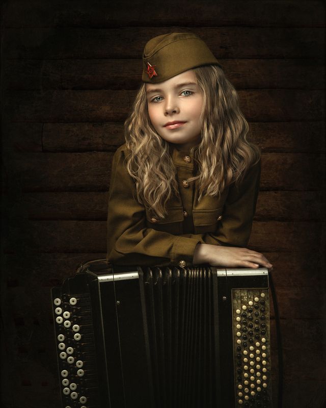 fine art, девочка, студия, художественное фото, портрет, дети, война, постановочное фото, баян, пилотка, военная форма, землянка, звезда, ссср, победа Василёк (дух прошлого)photo preview